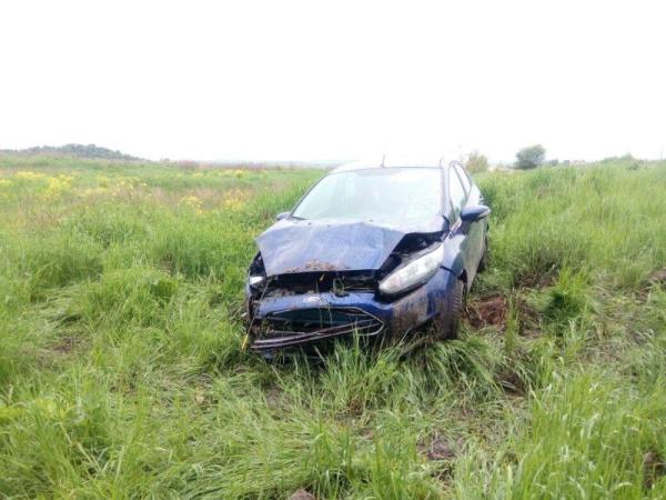 На трассе «Минеральные Воды – Кисловодск» перевернулся автомобиль Ford